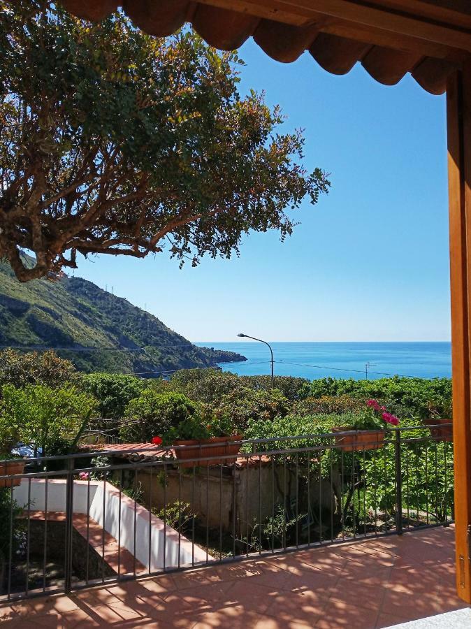 B&B La Casa Del Gelso Акуафредда Экстерьер фото